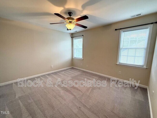 Building Photo - 404 Springside Dr