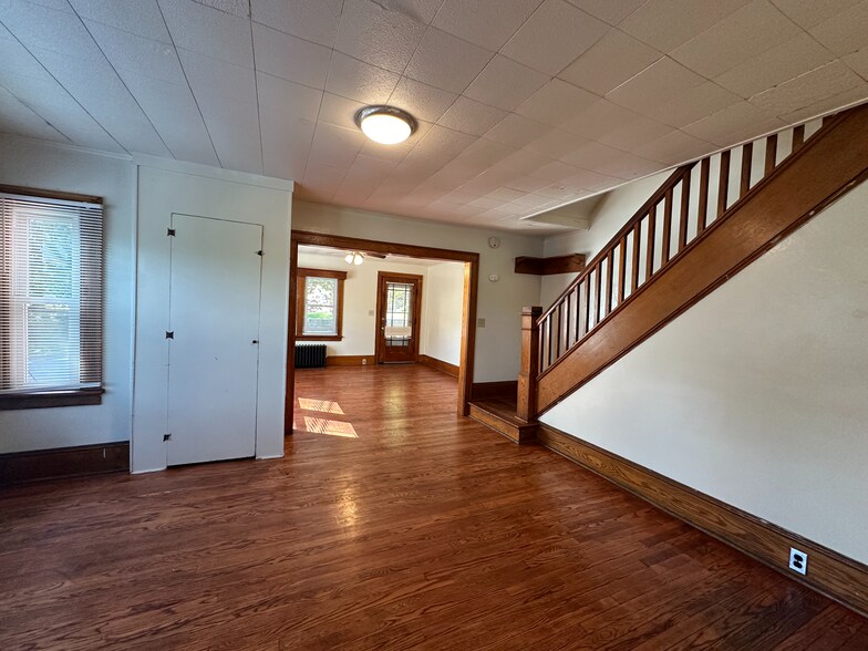 Building Photo - 120 E Hamilton Ave