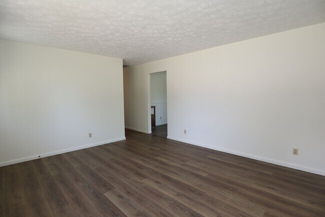 Building Photo - 3 Bedroom Thorntown Rambler!