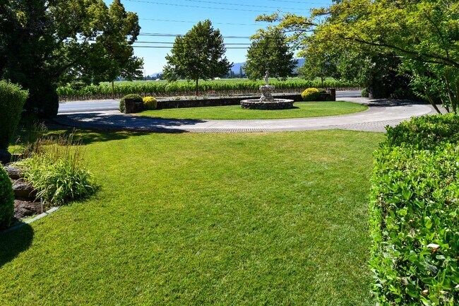 Building Photo - 800 Zinfandel Ln