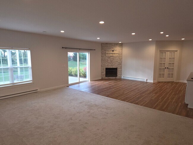 Building Photo - W239N3743 River Birch Ct