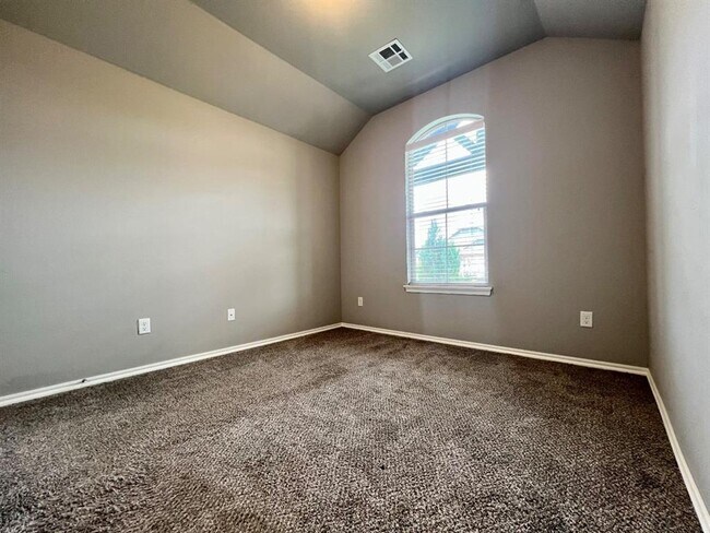 Building Photo - 8722 SW 40th Ter