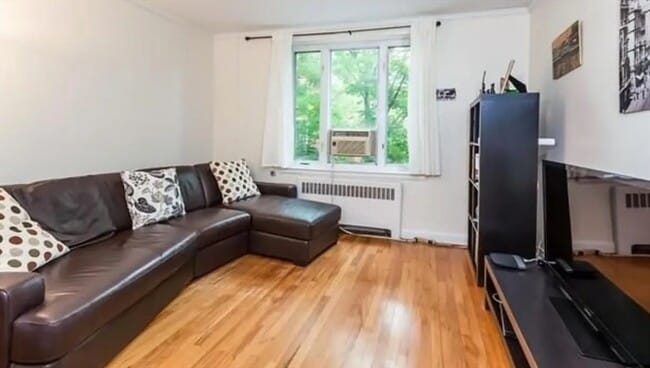 Building Photo - 150 Beaconsfield Rd