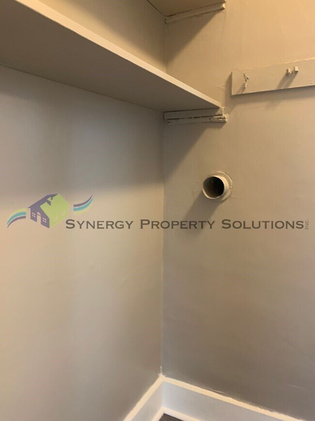 Building Photo - Galion Home