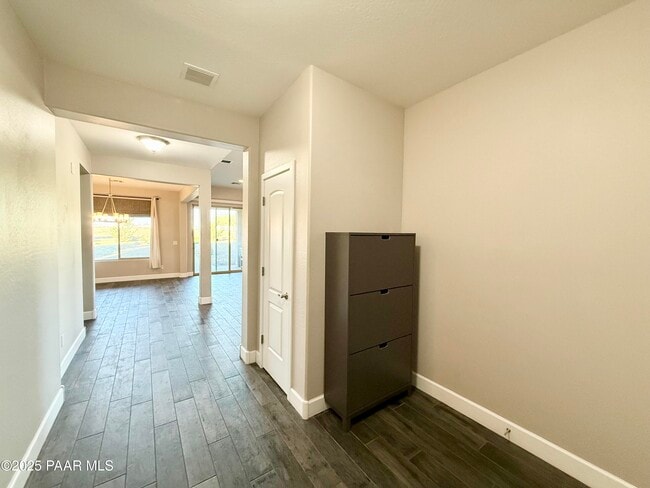 Building Photo - 220 Mackenze Rose Dr