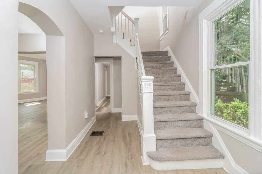 Building Photo - 1409 California Ave