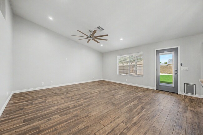 Building Photo - 2866 E Toledo Ct
