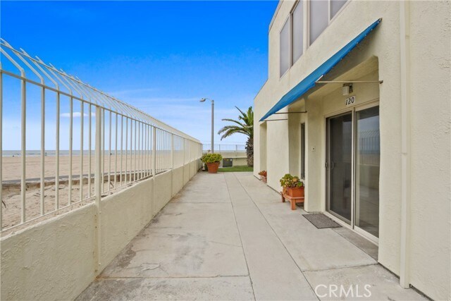 Building Photo - 711 Pacific Coast Hwy