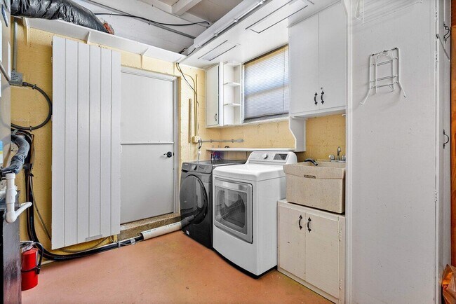 Building Photo - 2431 Key Largo Ln