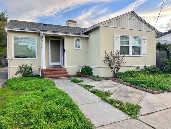 Building Photo - 127 22nd Ave