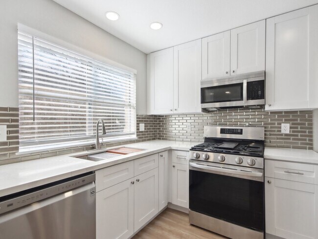Building Photo - 1127 Cascade Creek Dr