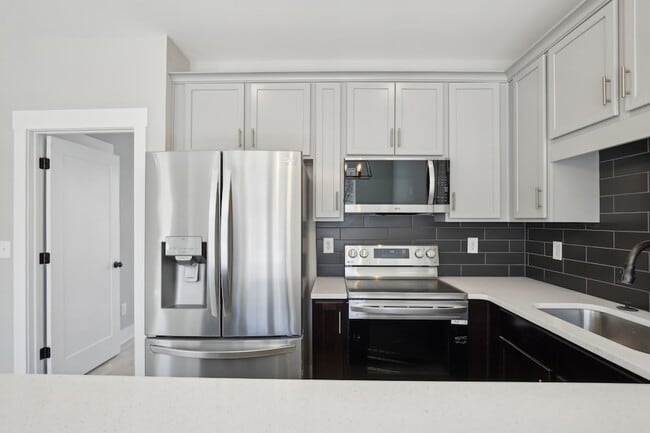 Building Photo - 361 Archwood Dr