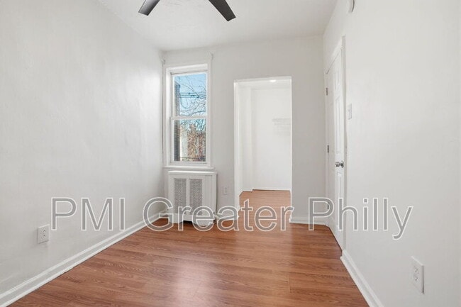 Building Photo - 1916 S Salford St