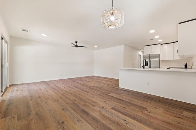 Building Photo - Magnolia Condos- 2 Bed + Study, 3 Bathrooms