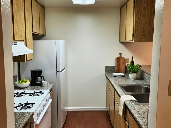 Interior Photo - 432 S. Normandie Ave, Los Angeles, CA 90020