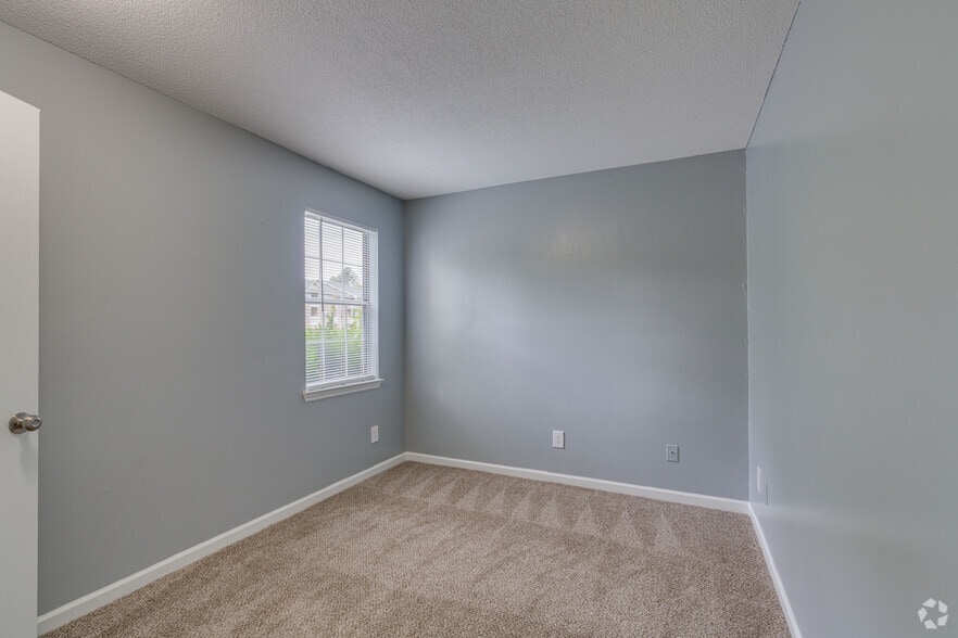 1BR, 1BA - 500SF Bedroom - Park Ridge Apartments