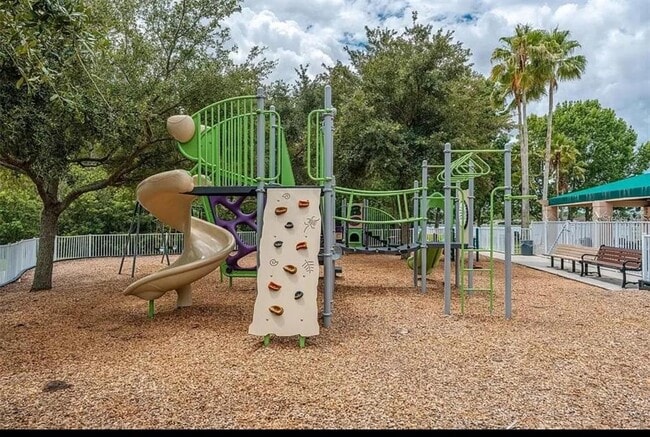 Building Photo - 13555 Briarmoor Ct