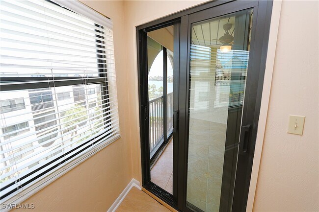Building Photo - 1023 Anglers Cove