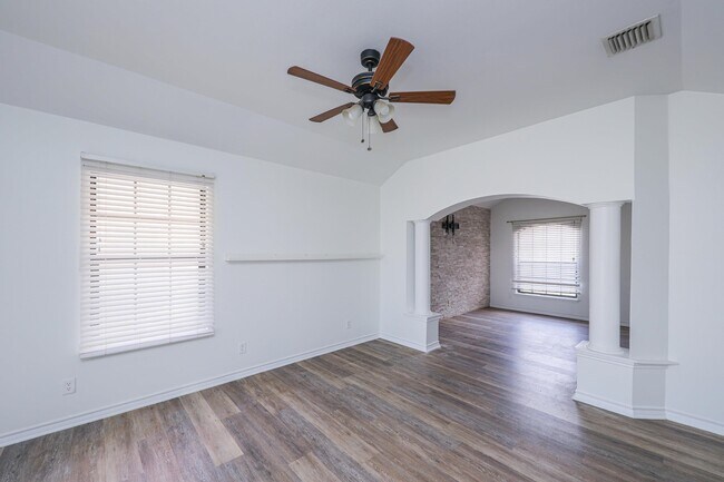 Building Photo - 752 Buffalo Ct