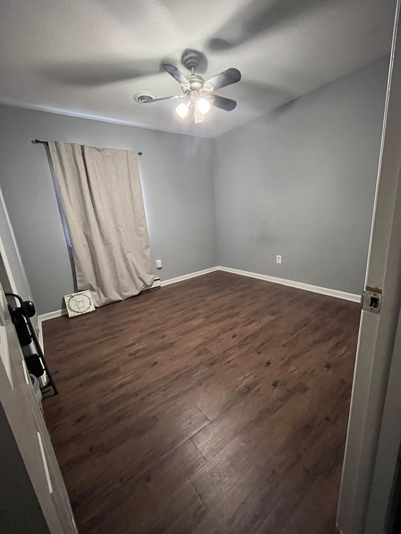 Building Photo - 122 N Plains Dr