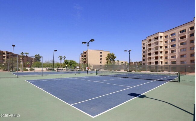 Building Photo - 7840 E Camelback Rd