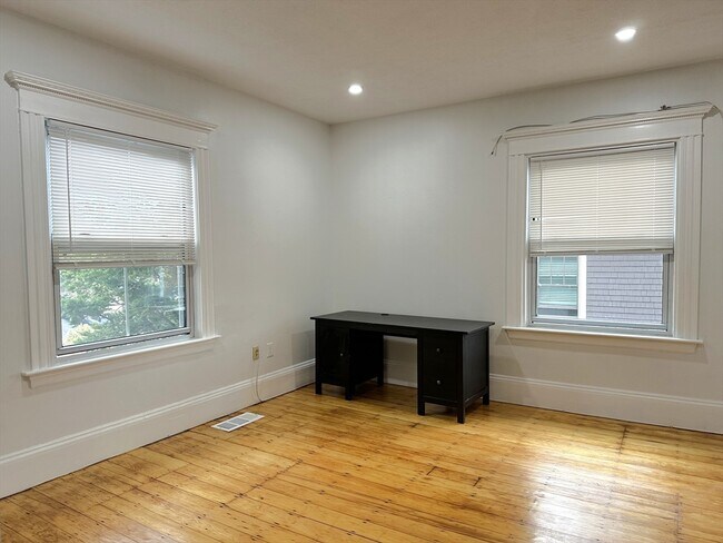 Building Photo - 126 Englewood Ave