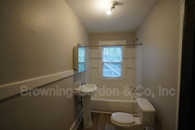 Building Photo - 1509 Bernard Ave