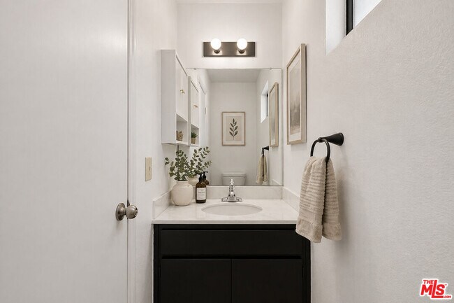Building Photo - 40513 Bay Hill Way