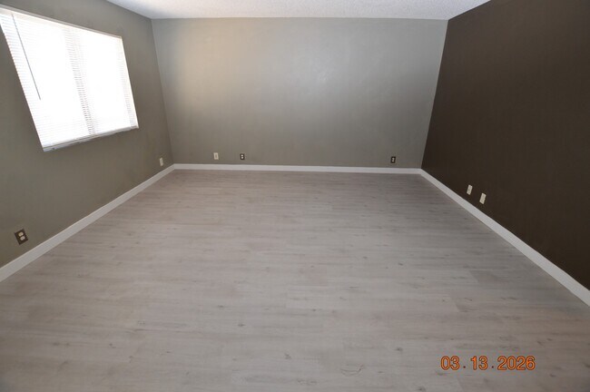 Building Photo - 4300 N Lamont St