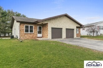 Building Photo - 534 Southridge Dr