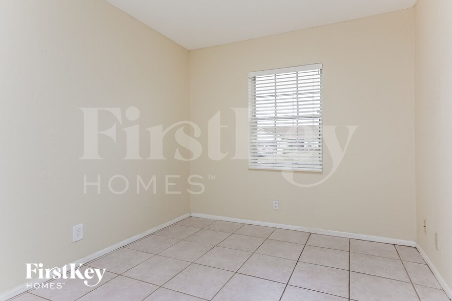 Building Photo - 9203 Southampton Pl