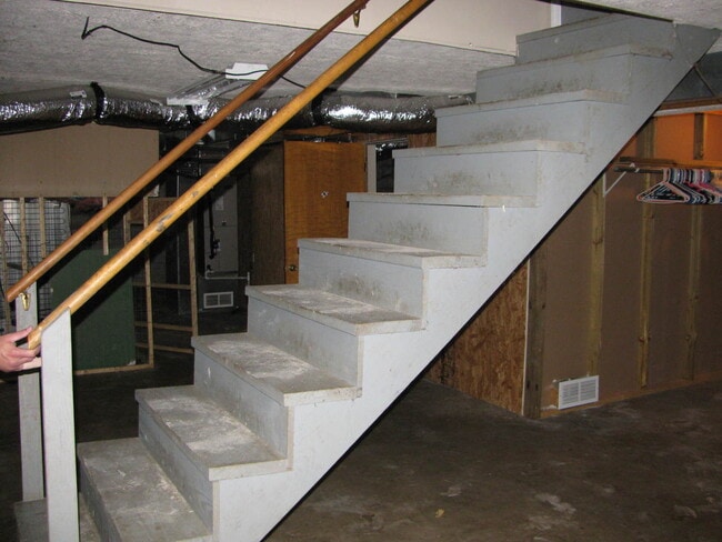Building Photo - 531 Eddie Ln