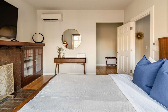 Building Photo - 3046 NE Glisan St