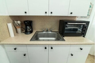 Building Photo - 3230 NE 13th St