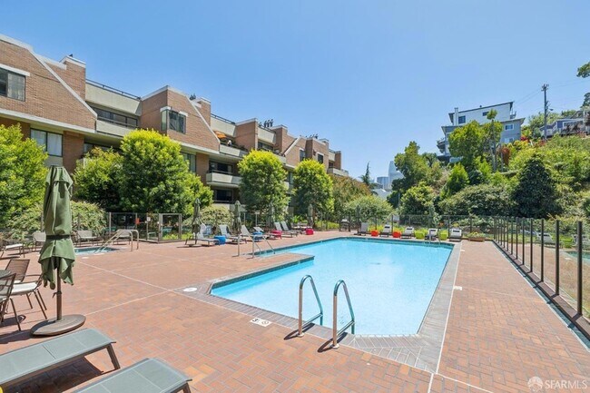 Building Photo - 101 Lombard St