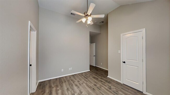 Building Photo - 118 Cheswood Forest Dr