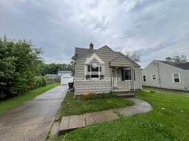 Building Photo - 2420 Wildwood Ave