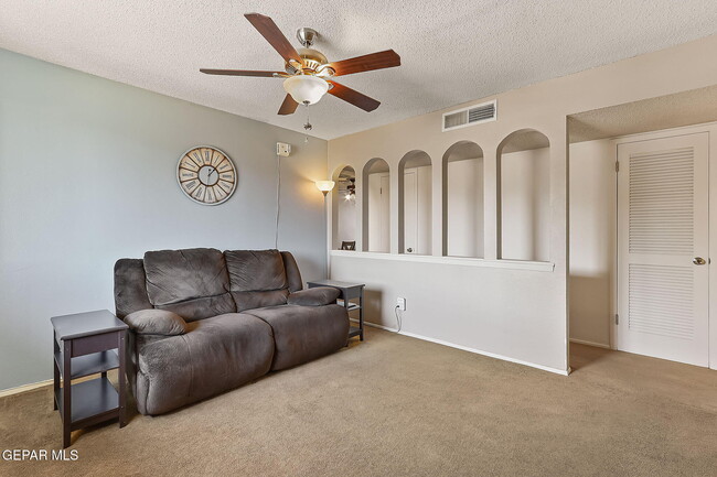 Building Photo - 4713 Sun Valley Dr