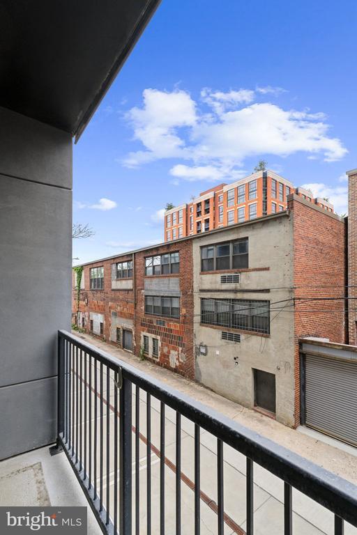Building Photo - 911 2nd St NE