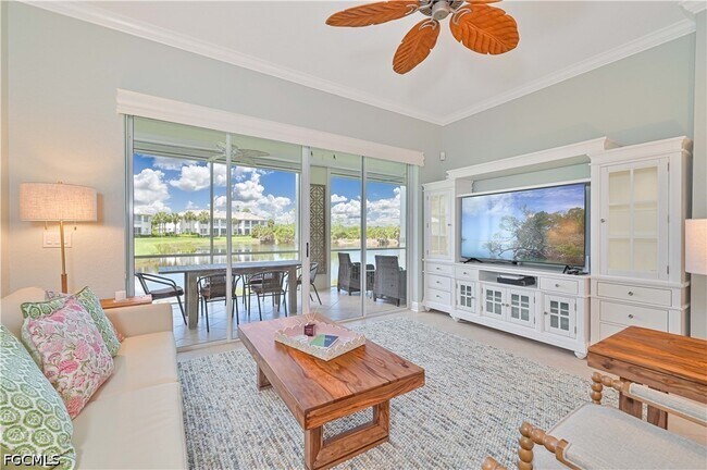 Building Photo - 5000 Royal Shores Dr