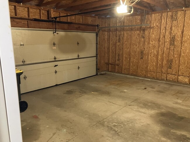 Building Photo - 1442 Oriole Dr