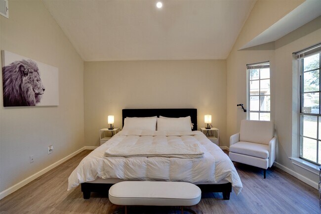 Building Photo - 4010 Oak Terrace Ct