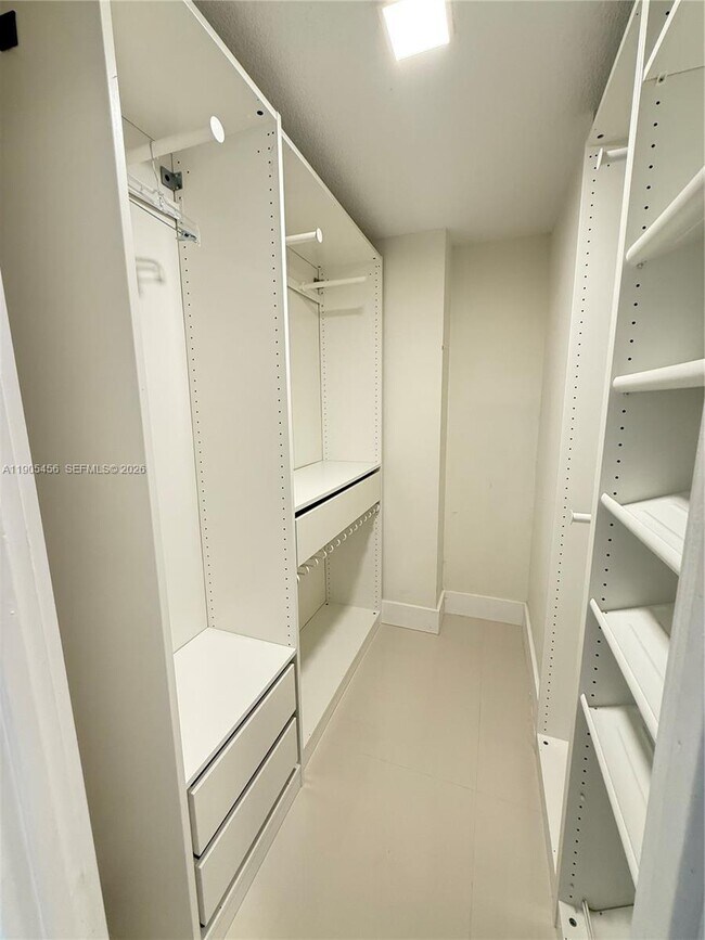 Building Photo - 2780 NE 183rd St