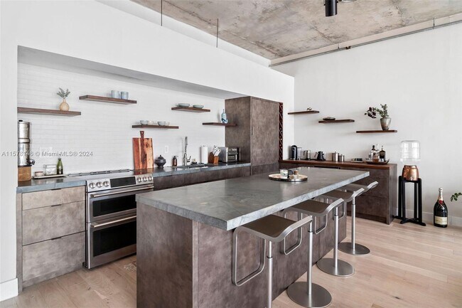 Building Photo - 7934 West Dr