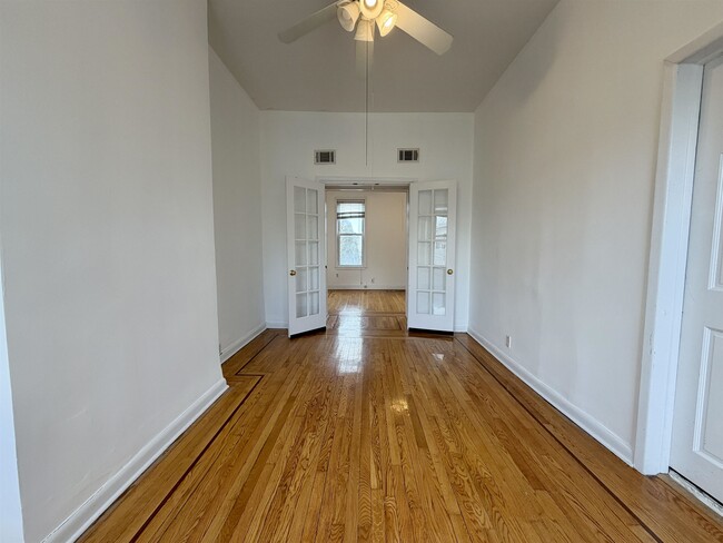 Building Photo - 7 Whitman Ave