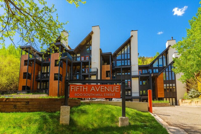 Building Photo - 800 S Mill St