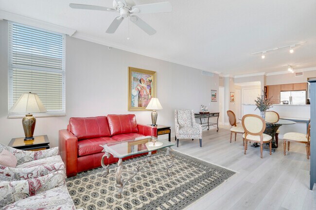Building Photo - 804 E Windward Way