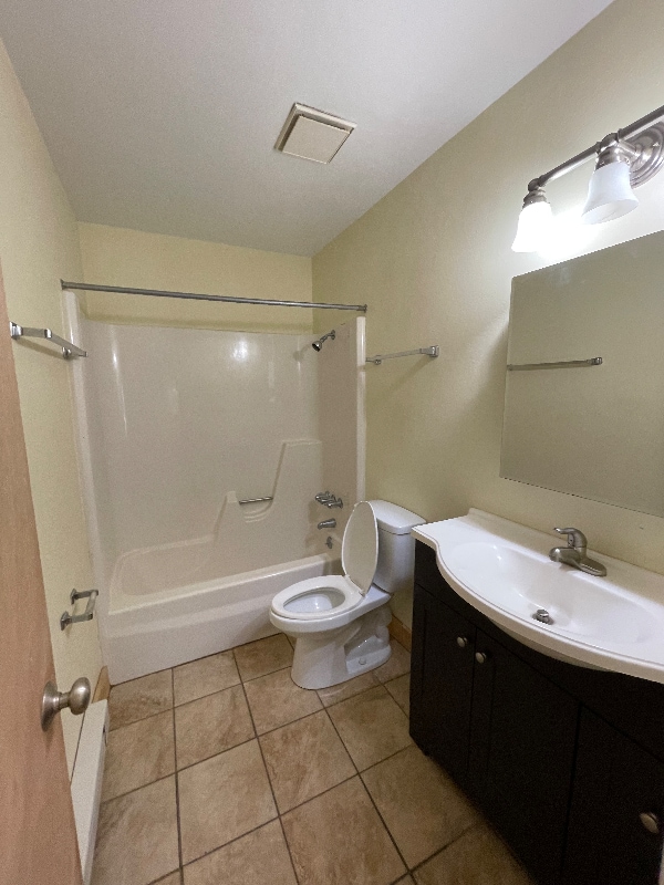 Building Photo - 103 Onarga Ave