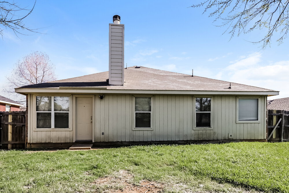 Building Photo - 833 Beaver Creek Dr