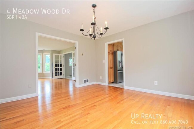 Building Photo - 4 Meadow Wood Dr